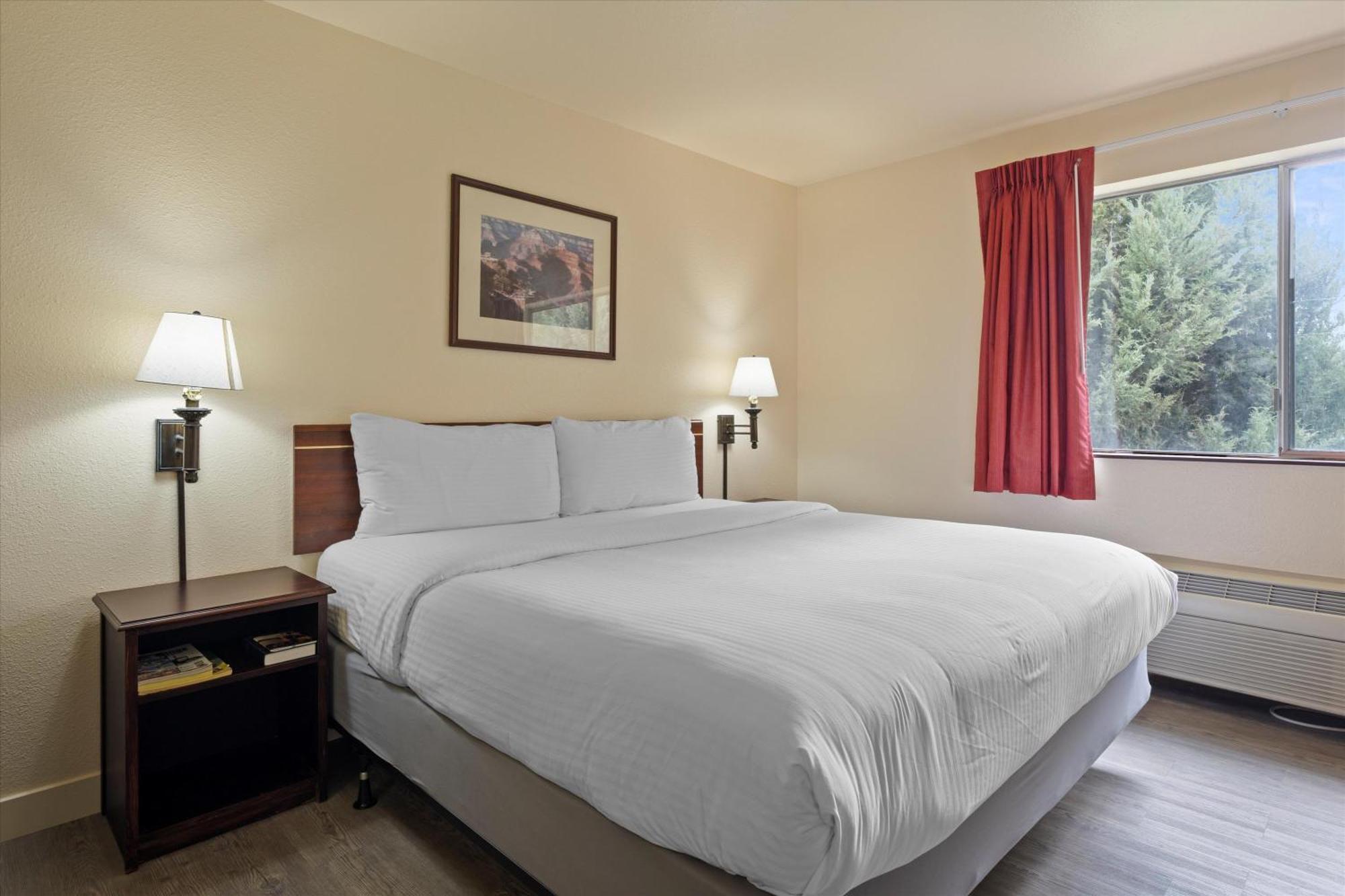 Quincy Inn And Suites Ngoại thất bức ảnh