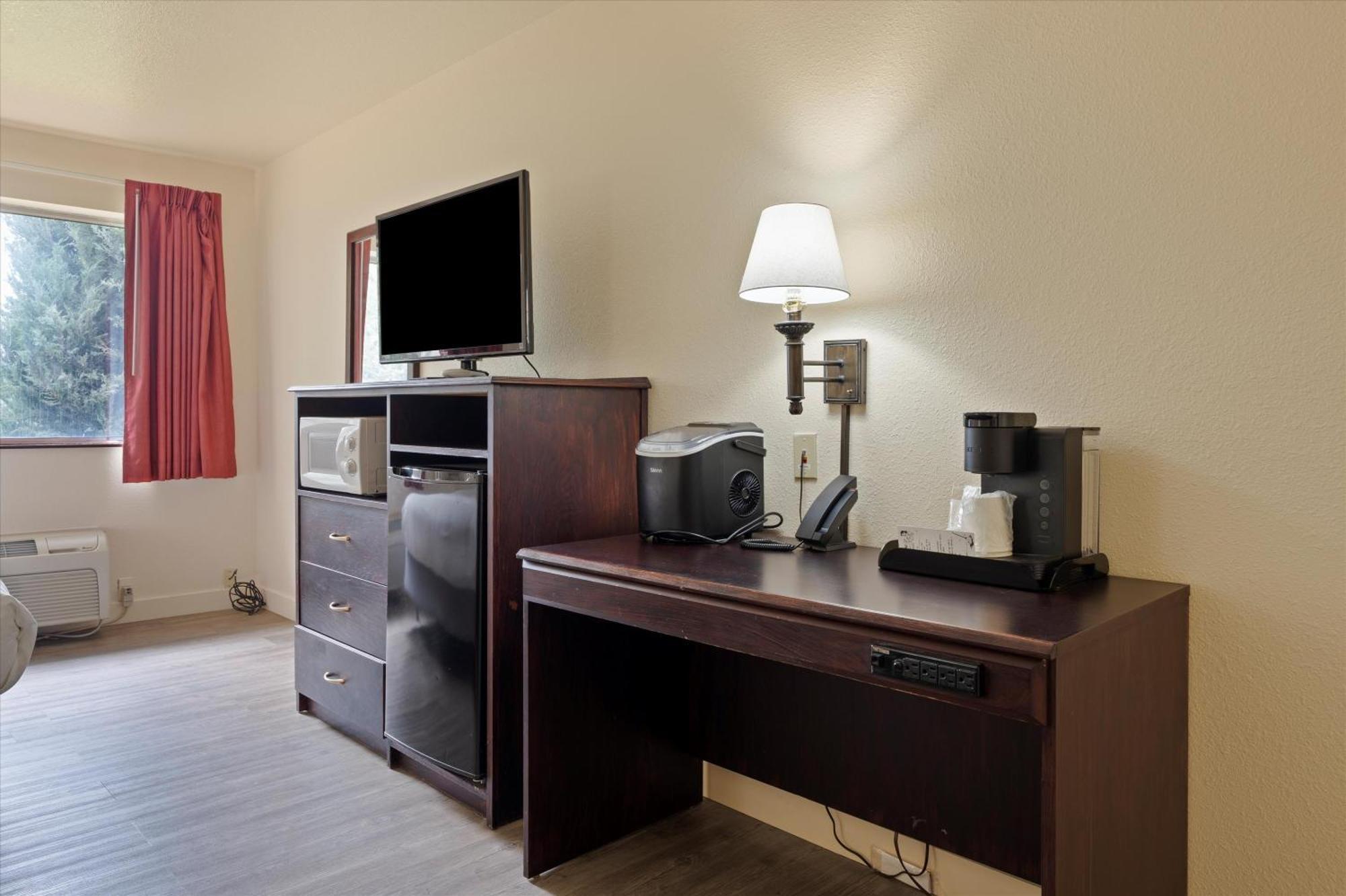 Quincy Inn And Suites Ngoại thất bức ảnh