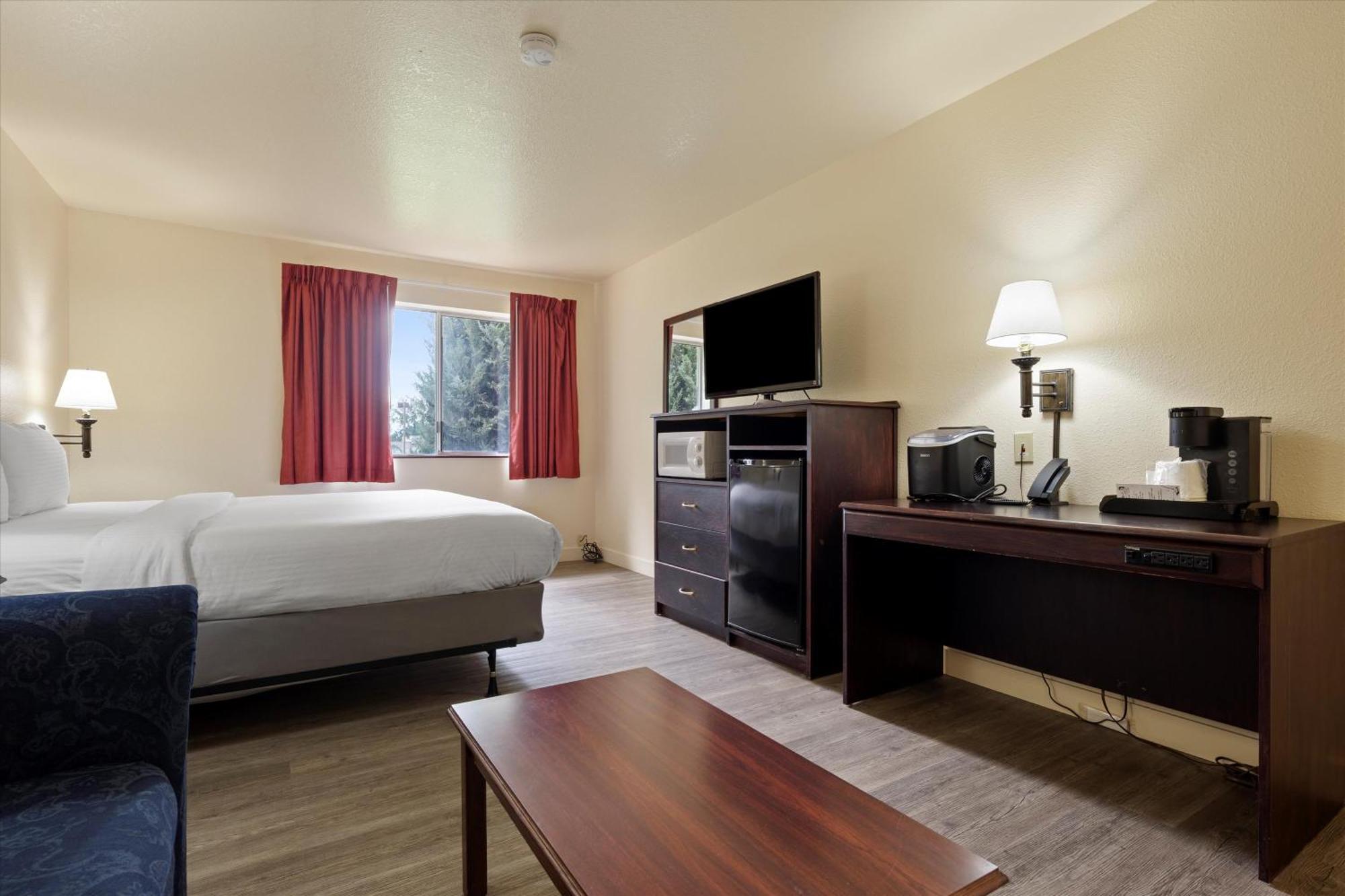 Quincy Inn And Suites Ngoại thất bức ảnh