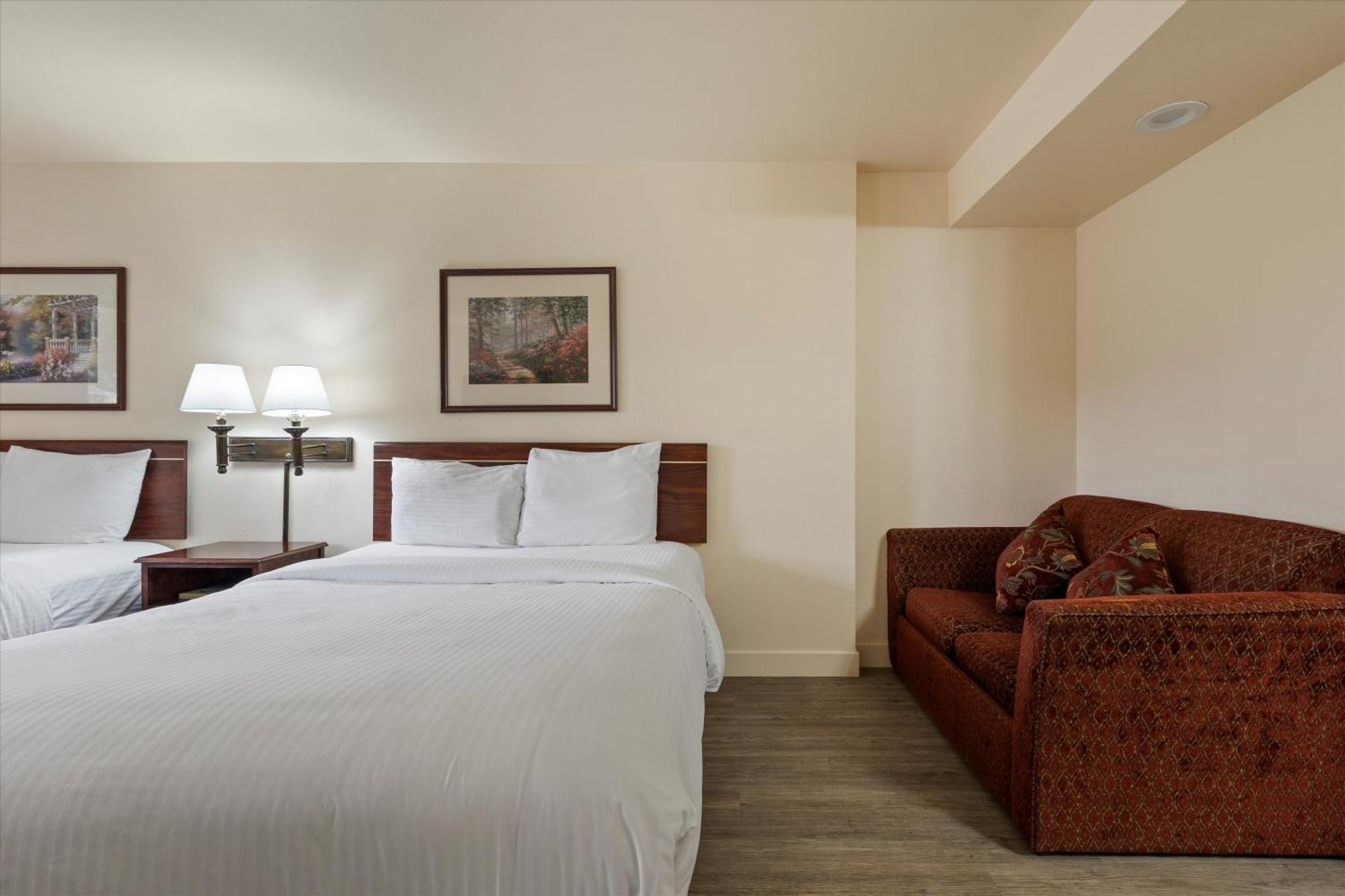Quincy Inn And Suites Ngoại thất bức ảnh