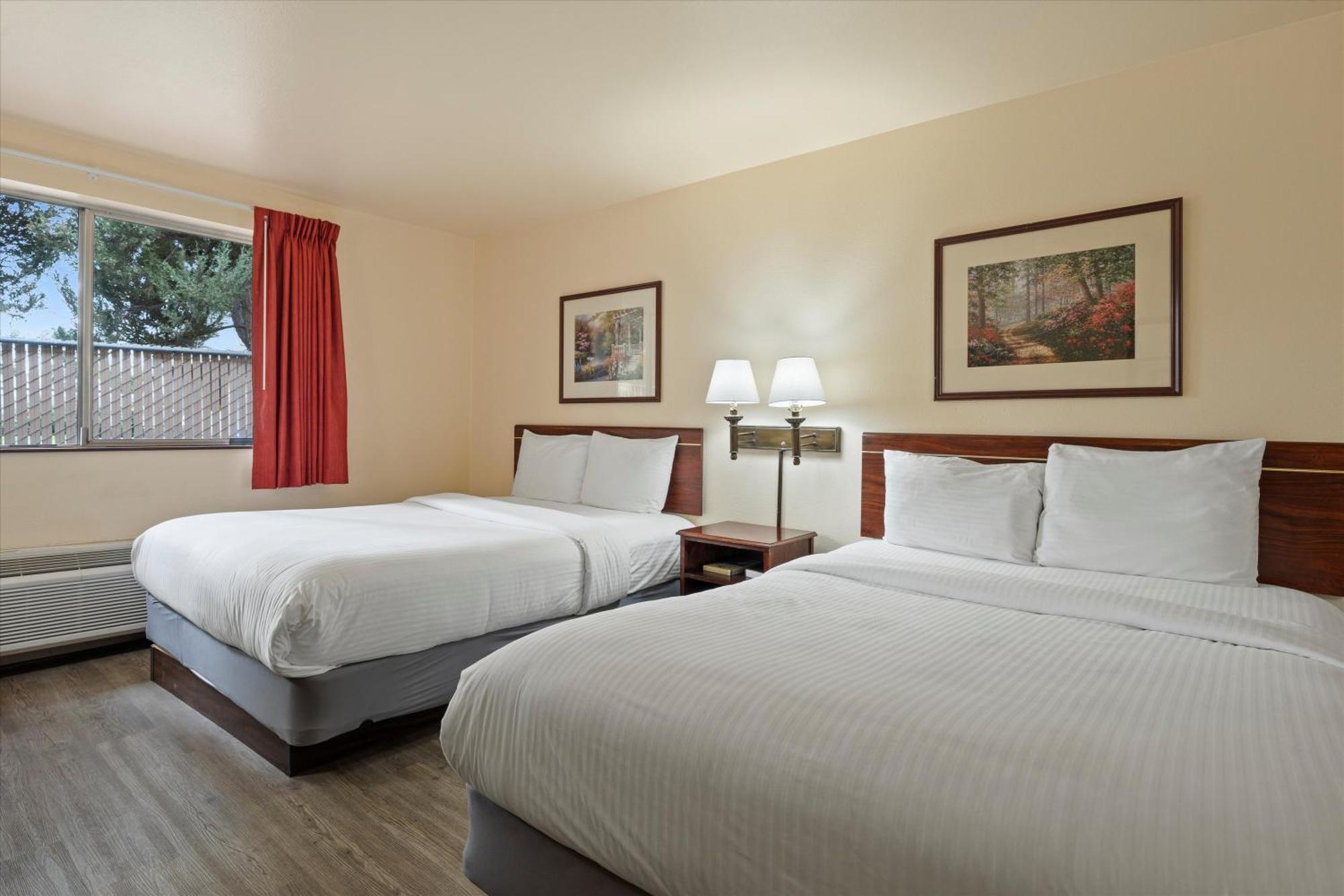 Quincy Inn And Suites Ngoại thất bức ảnh
