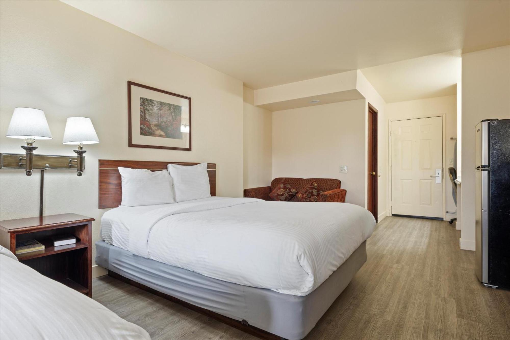 Quincy Inn And Suites Ngoại thất bức ảnh