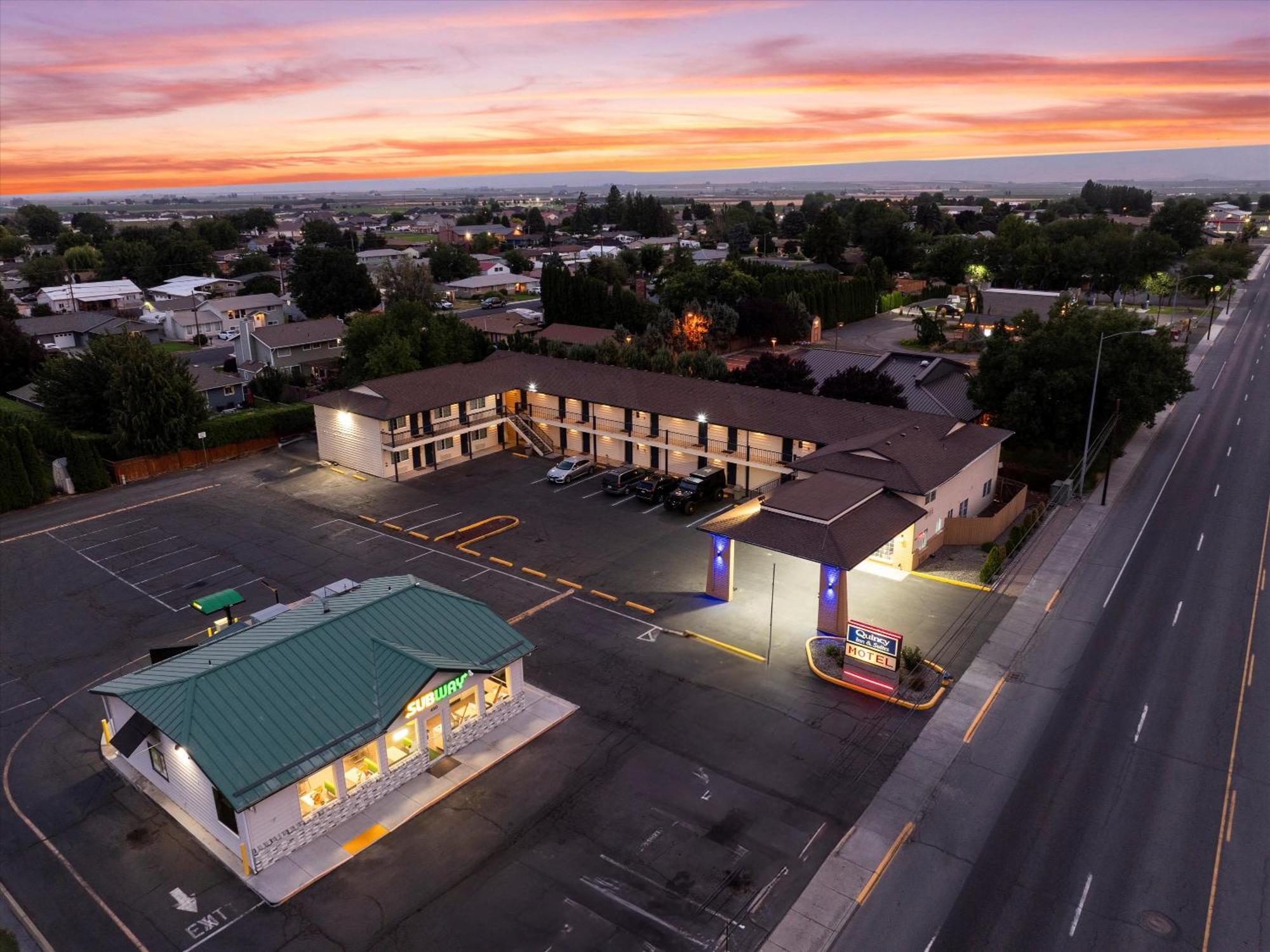Quincy Inn And Suites Ngoại thất bức ảnh