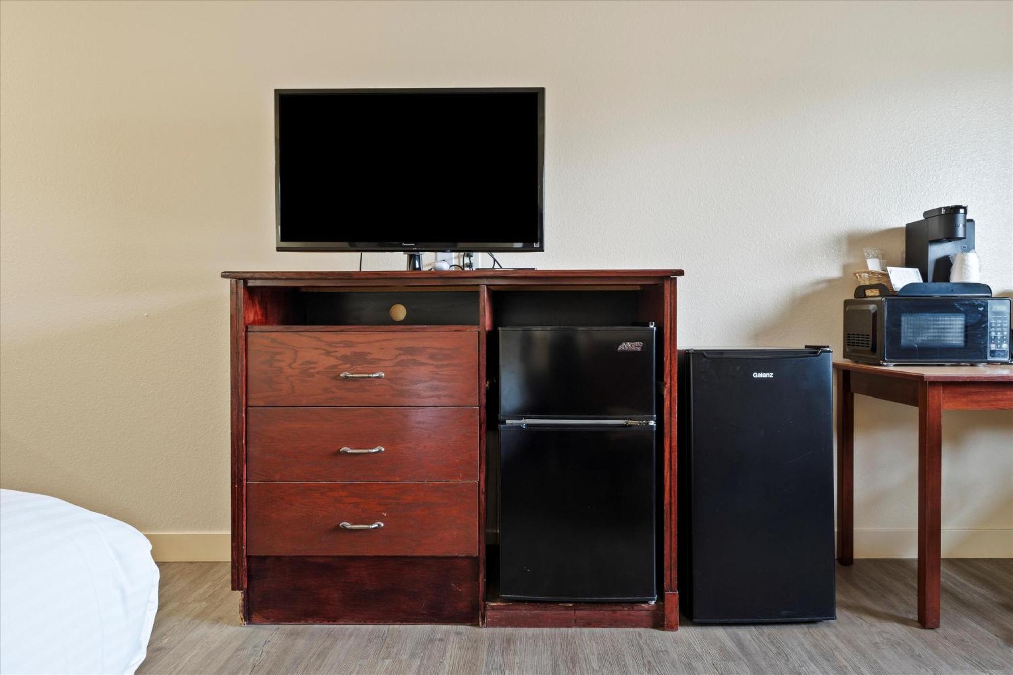 Quincy Inn And Suites Ngoại thất bức ảnh