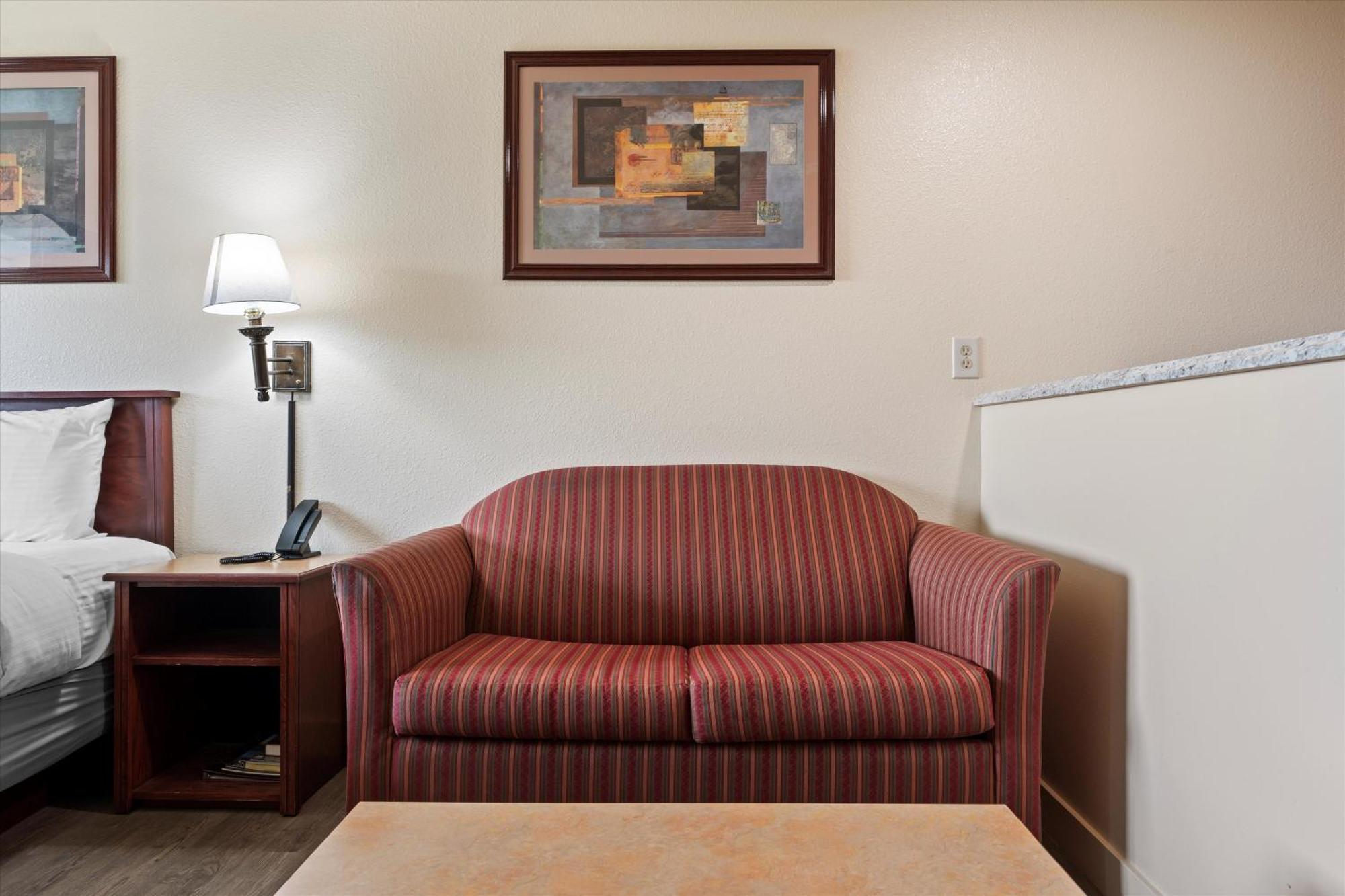 Quincy Inn And Suites Ngoại thất bức ảnh