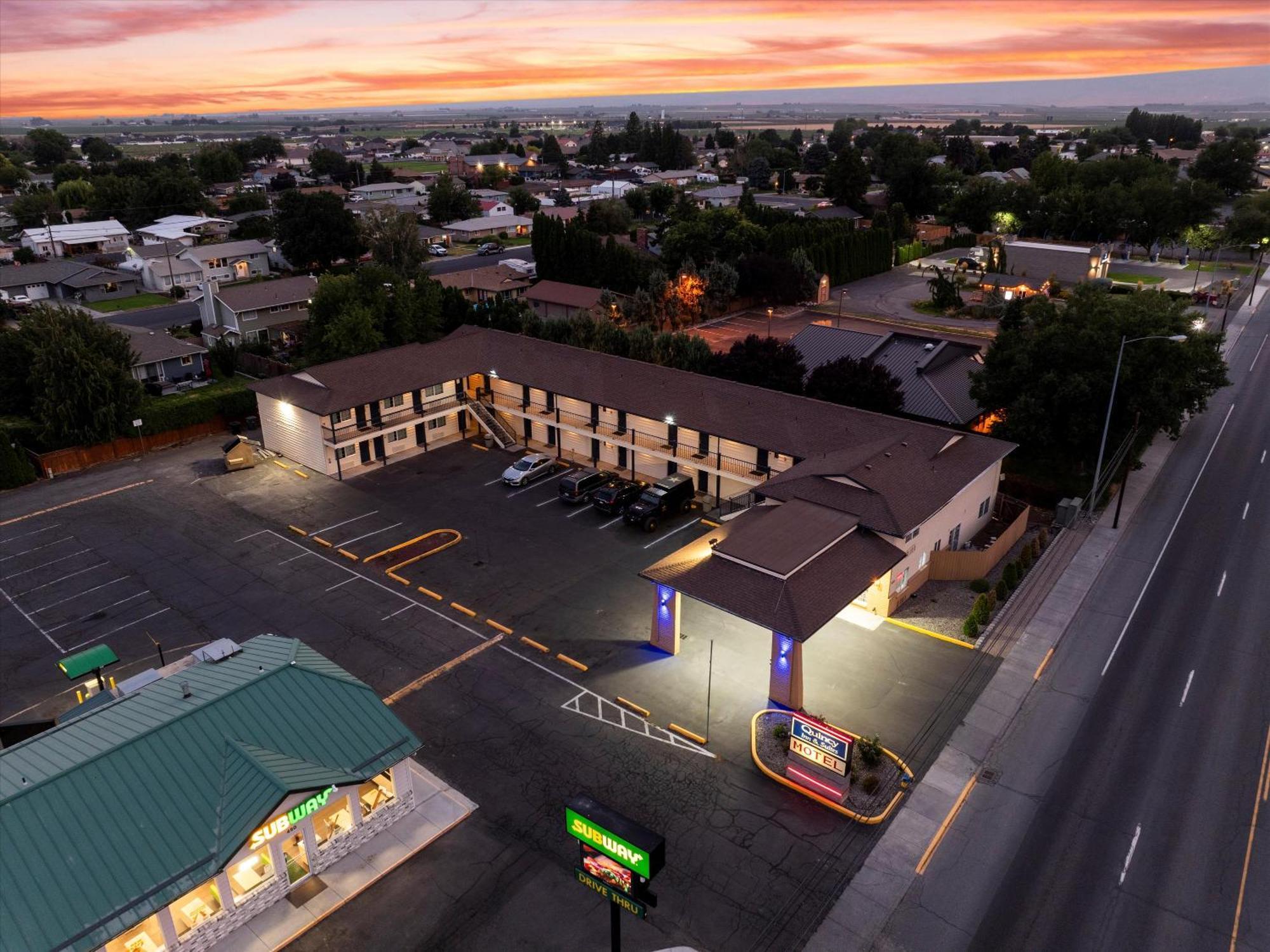 Quincy Inn And Suites Ngoại thất bức ảnh
