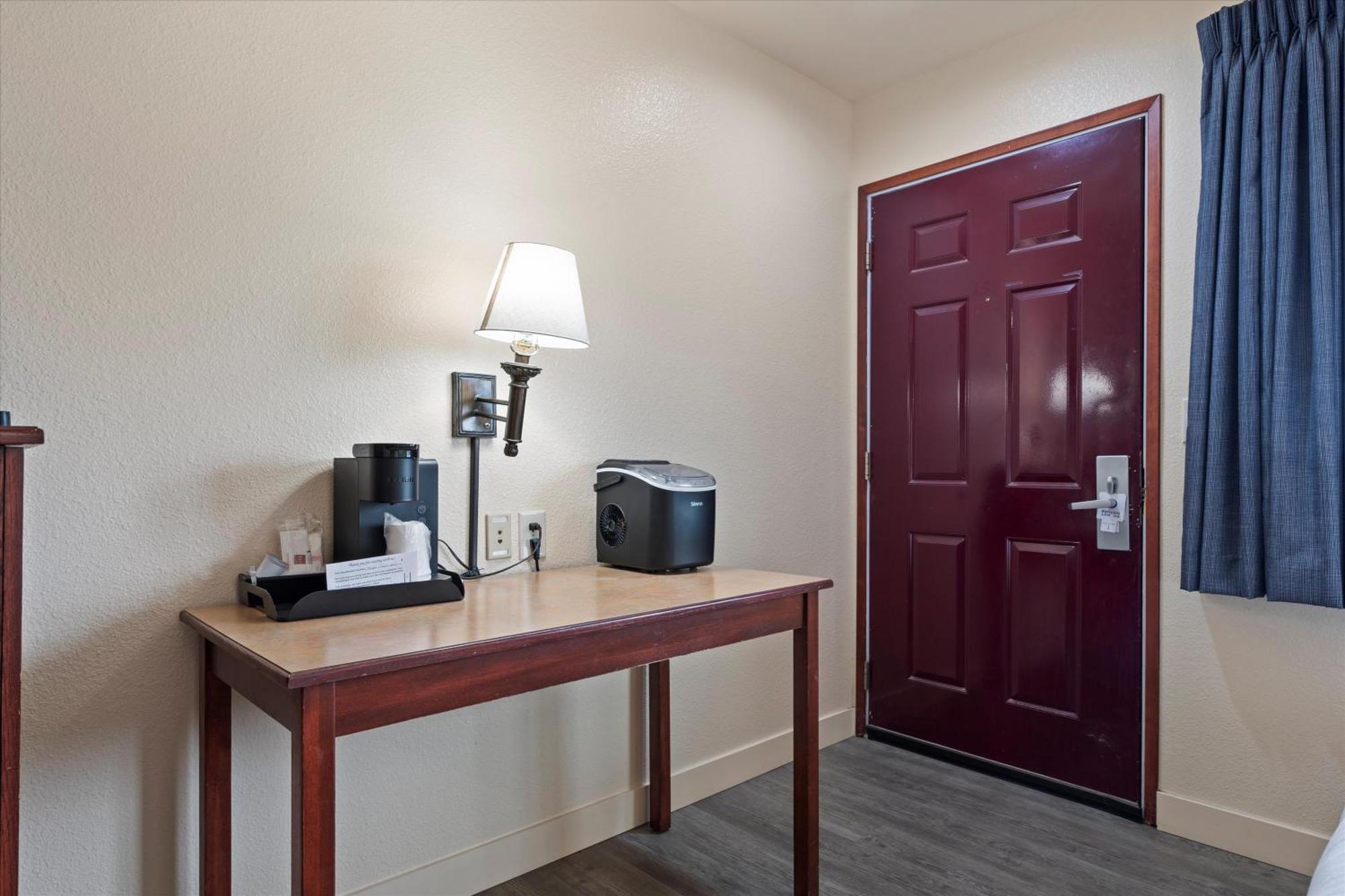 Quincy Inn And Suites Ngoại thất bức ảnh