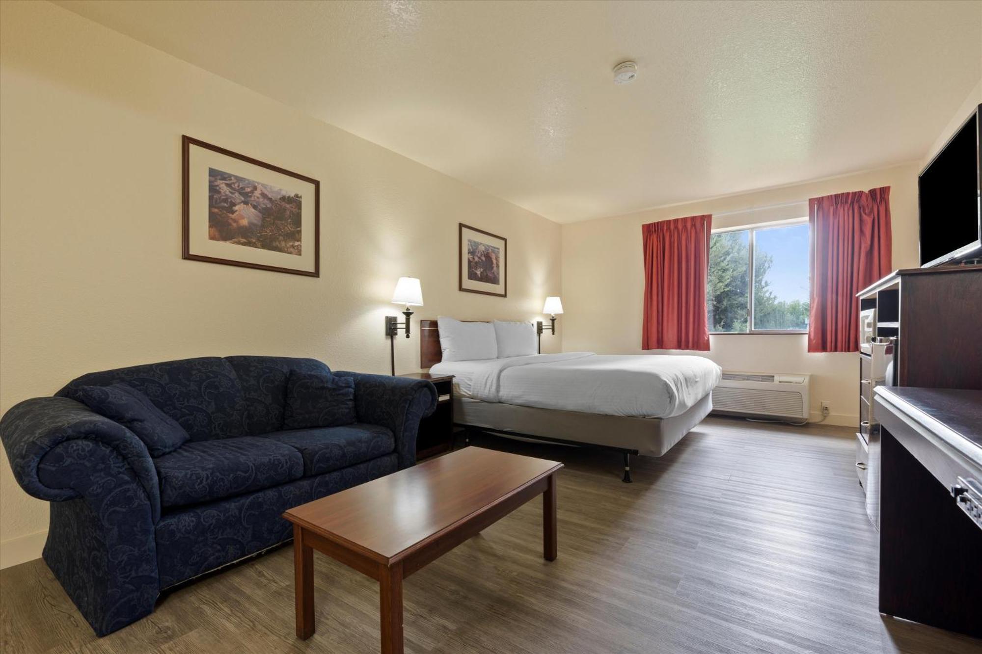 Quincy Inn And Suites Ngoại thất bức ảnh