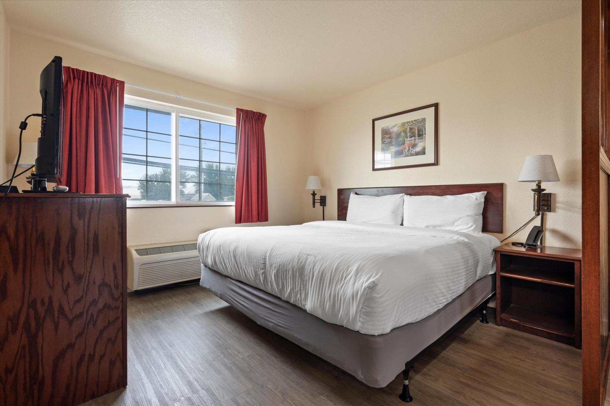 Quincy Inn And Suites Ngoại thất bức ảnh